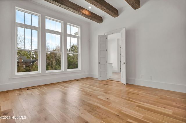 2225 S Live Oak Parkway, Wilmington, NC 28403