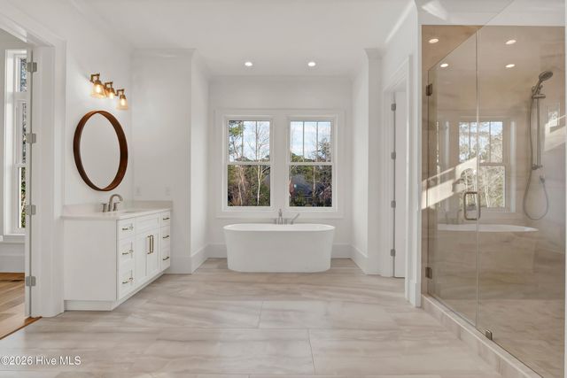 2225 S Live Oak Parkway, Wilmington, NC 28403