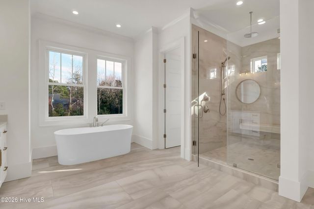 2225 S Live Oak Parkway, Wilmington, NC 28403