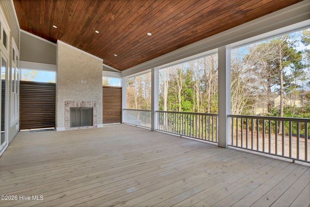 2225 S Live Oak Parkway, Wilmington, NC 28403