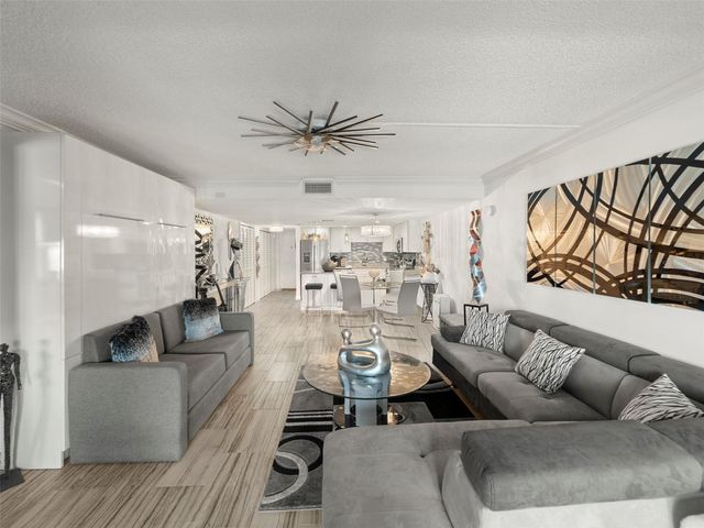 7600 SUN ISLAND DRIVE S 107, South Pasadena, FL 33707