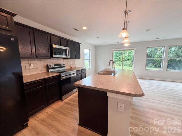 5304 Twin Brook Drive, Charlotte, NC 28269