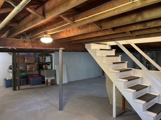 38 Dighton Ave, Taunton, MA 02780