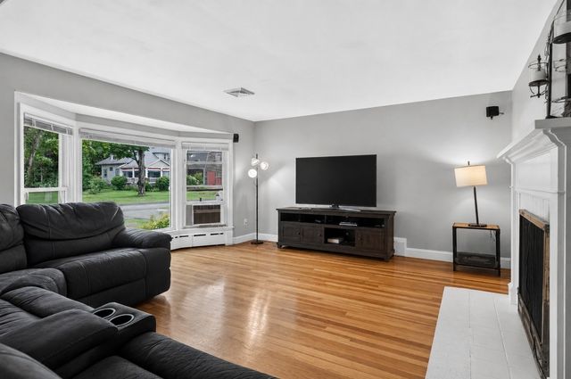 38 Dighton Ave, Taunton, MA 02780