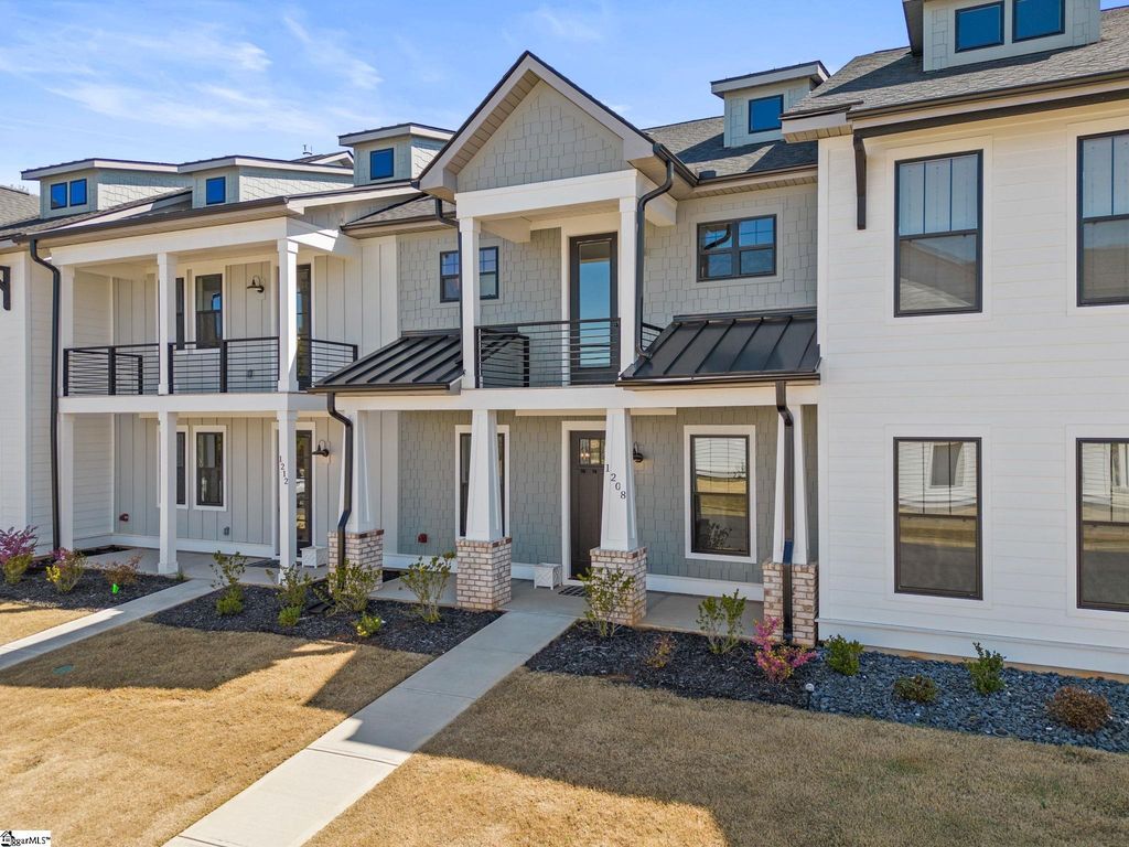 1208 N Pinot Road, Duncan, SC 29334