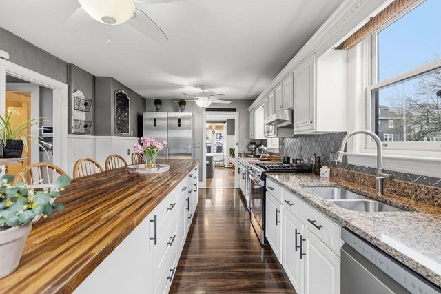 411 Stewart St, Fall River, MA 02720