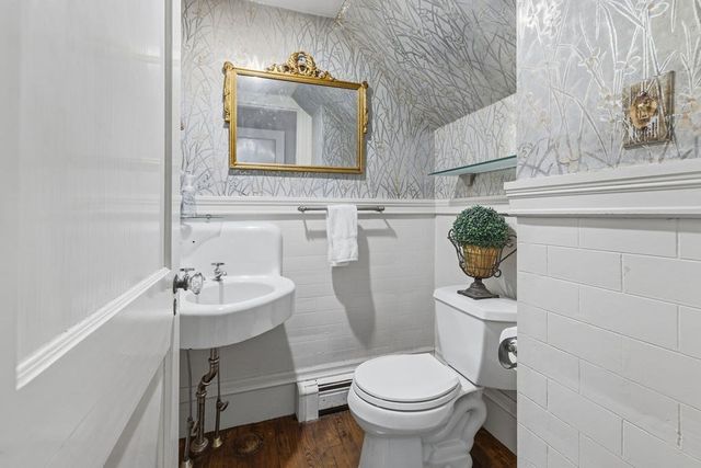 411 Stewart St, Fall River, MA 02720