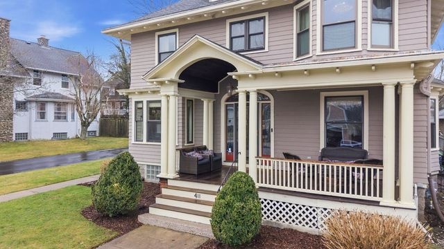 411 Stewart St, Fall River, MA 02720
