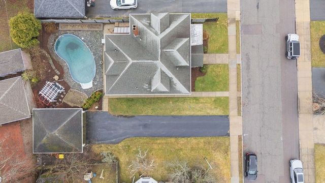 411 Stewart St, Fall River, MA 02720