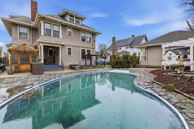 411 Stewart St, Fall River, MA 02720