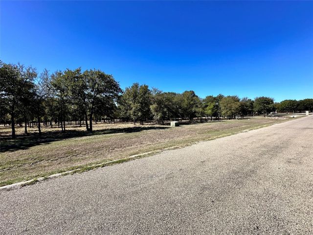 332 Sugartree Circle, Lipan, TX 76462