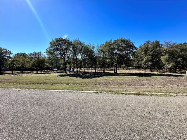 332 Sugartree Circle, Lipan, TX 76462