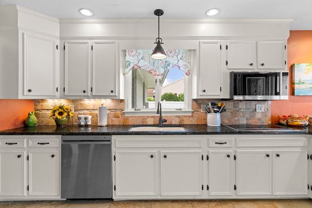 83 Braemoor Rd, Brockton, MA 02301