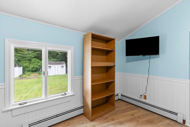 83 Braemoor Rd, Brockton, MA 02301