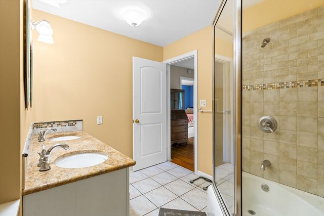 83 Braemoor Rd, Brockton, MA 02301