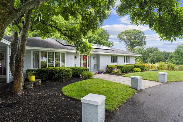 83 Braemoor Rd, Brockton, MA 02301