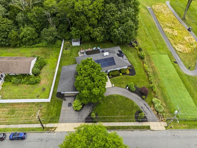 83 Braemoor Rd, Brockton, MA 02301
