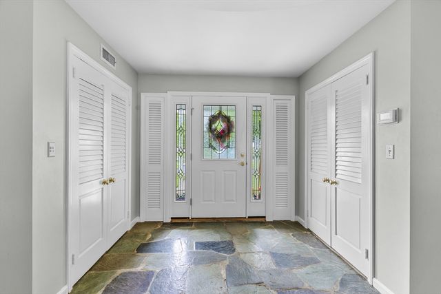 83 Braemoor Rd, Brockton, MA 02301