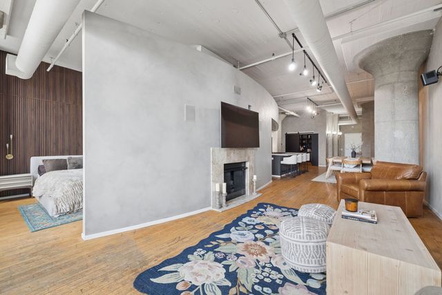 728 W Jackson Boulevard 302, Chicago, IL 60661