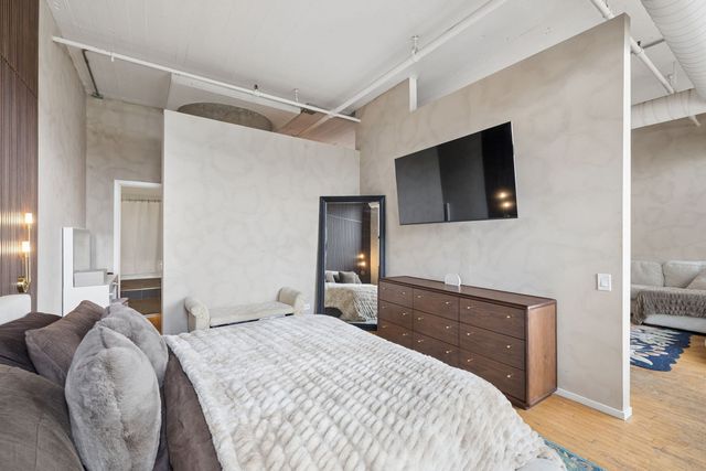 728 W Jackson Boulevard 302, Chicago, IL 60661