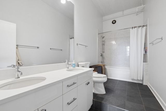 728 W Jackson Boulevard 302, Chicago, IL 60661
