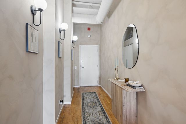 728 W Jackson Boulevard 302, Chicago, IL 60661