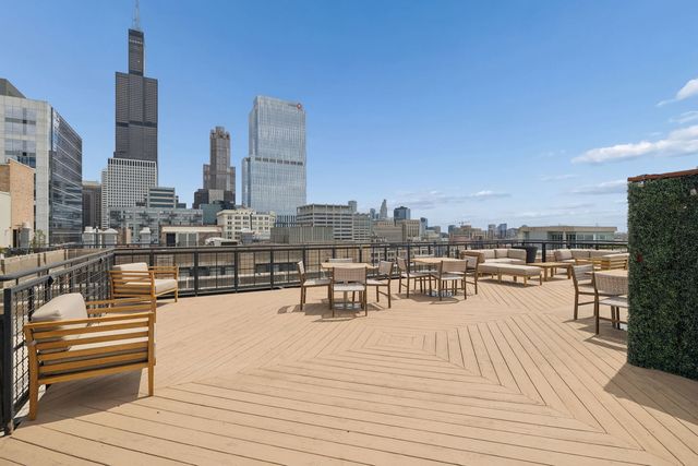 728 W Jackson Boulevard 302, Chicago, IL 60661