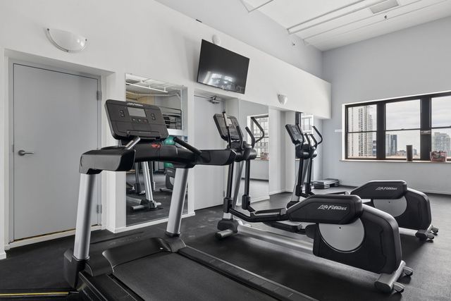 728 W Jackson Boulevard 302, Chicago, IL 60661