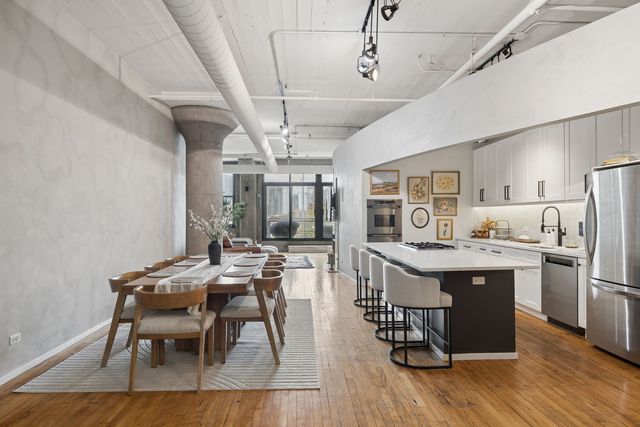 728 W Jackson Boulevard 302, Chicago, IL 60661