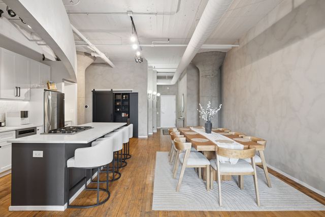 728 W Jackson Boulevard 302, Chicago, IL 60661