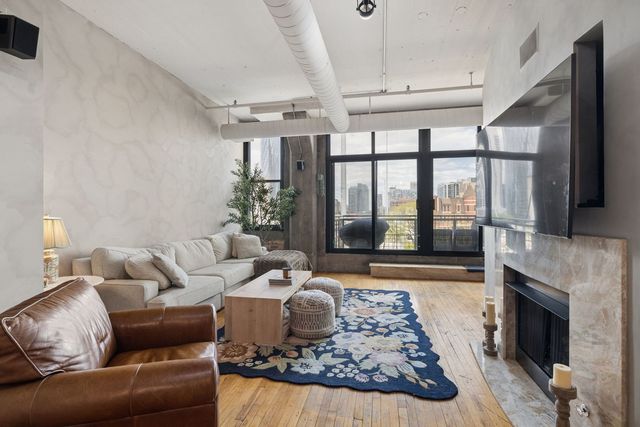 728 W Jackson Boulevard 302, Chicago, IL 60661
