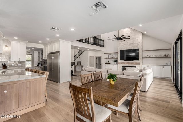 2552 E RIDGEWOOD Lane, Gilbert, AZ 85298