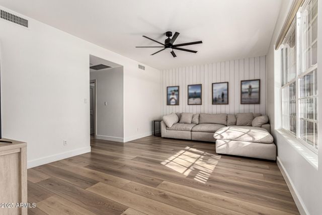 2552 E RIDGEWOOD Lane, Gilbert, AZ 85298