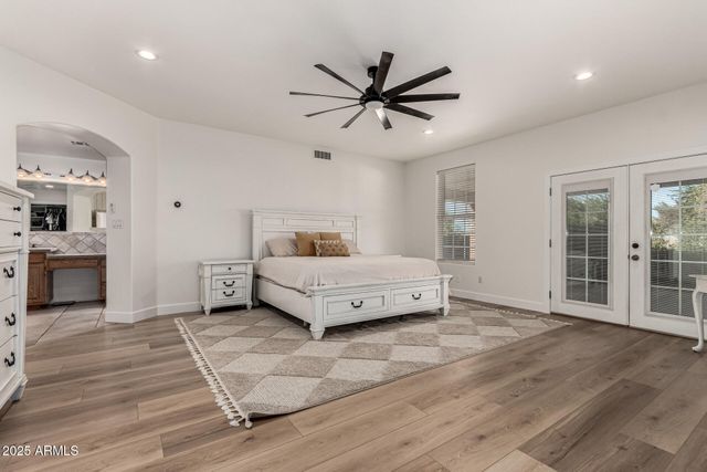 2552 E RIDGEWOOD Lane, Gilbert, AZ 85298