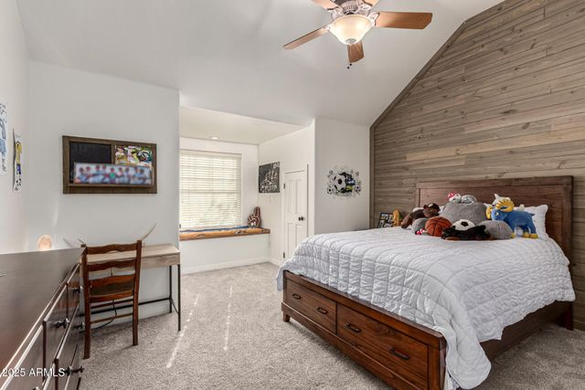 2552 E RIDGEWOOD Lane, Gilbert, AZ 85298