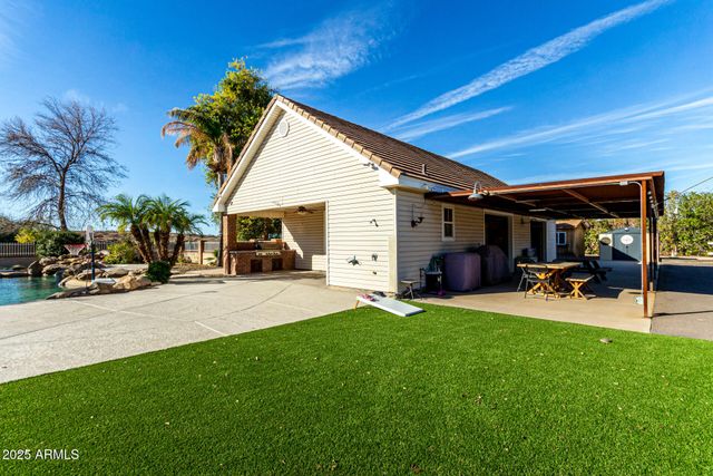 2552 E RIDGEWOOD Lane, Gilbert, AZ 85298