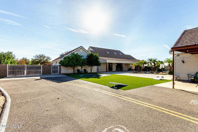 2552 E RIDGEWOOD Lane, Gilbert, AZ 85298