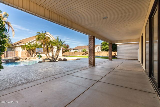 2552 E RIDGEWOOD Lane, Gilbert, AZ 85298