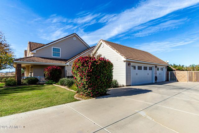 2552 E RIDGEWOOD Lane, Gilbert, AZ 85298