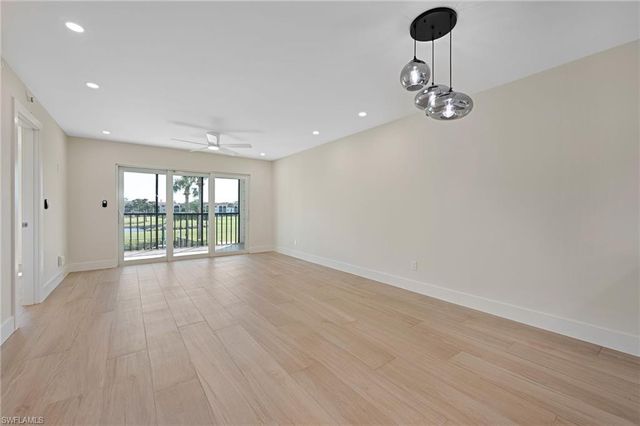 13 High Point CIR N # 206, Naples, FL 34103