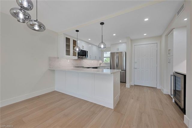 13 High Point CIR N # 206, Naples, FL 34103