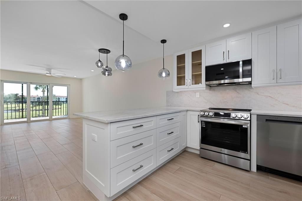 13 High Point CIR N # 206, Naples, FL 34103