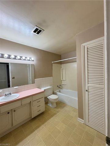 2161 Sallies Lane, Winston-salem, NC 27106