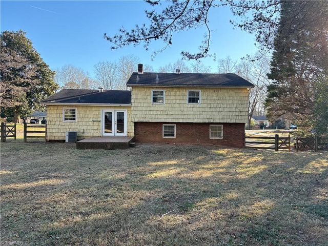 2161 Sallies Lane, Winston-salem, NC 27106