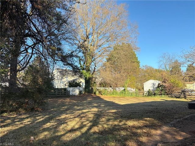 2161 Sallies Lane, Winston-salem, NC 27106