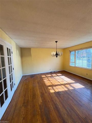 2161 Sallies Lane, Winston-salem, NC 27106