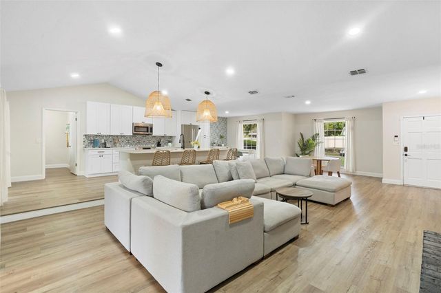 4520 LAKE GEM CIRCLE, Orlando, FL 32806