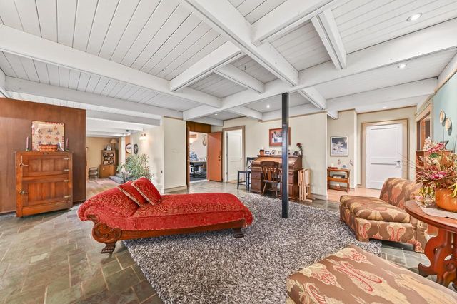 W307N6992 Club CIRCLE E, Hartland, WI 53029