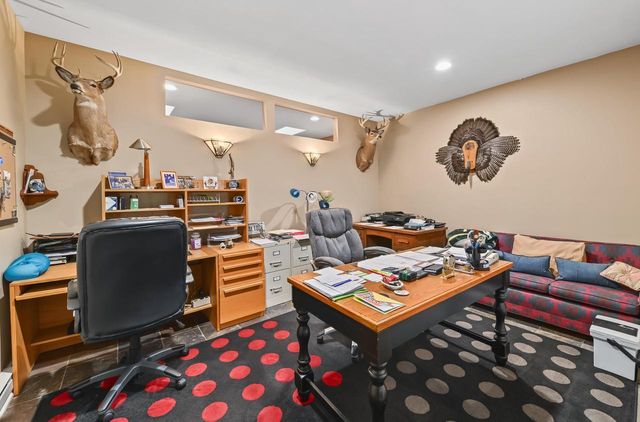 W307N6992 Club CIRCLE E, Hartland, WI 53029