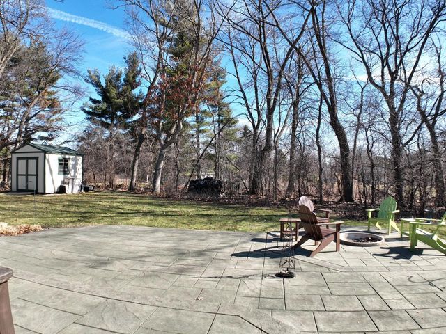 W307N6992 Club CIRCLE E, Hartland, WI 53029